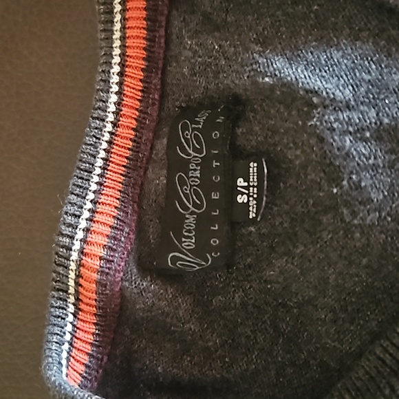 Volkom V Neck Sweater - Picture 4 of 5